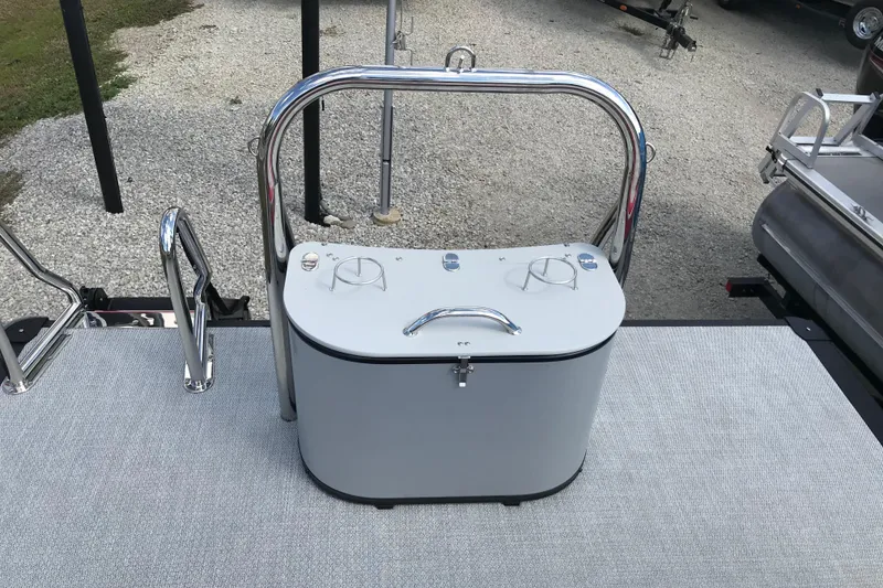 Slide: The Image of 2026 Avalon LSZ Entertainer pontoon boat with stylish red and white seating. - 8