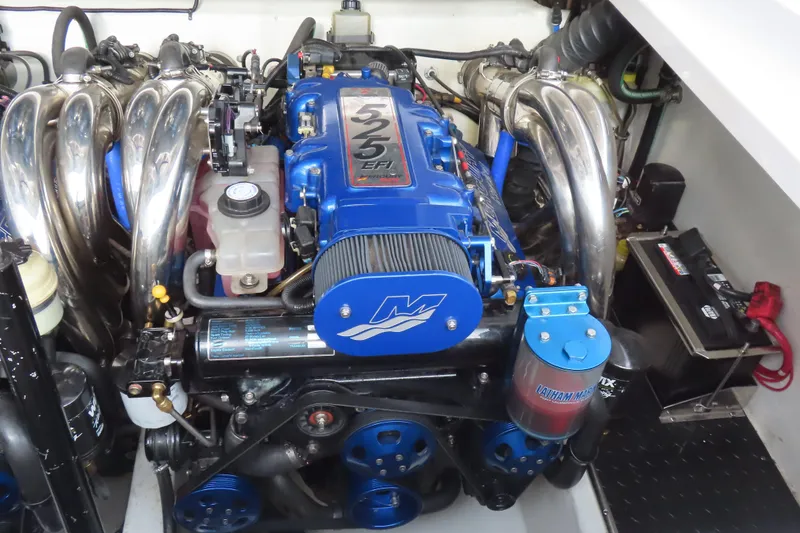 Slide: The Image of Engine of a 2007 Donzi 35 ZR boat, featuring a powerful 525 EFI motor. - 23