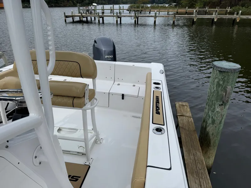 Slide: The Image of Sportsman Heritage 231 Center Console 2021 - 18