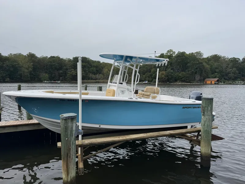 Slide: The Image of Sportsman Heritage 231 Center Console 2021 - 2