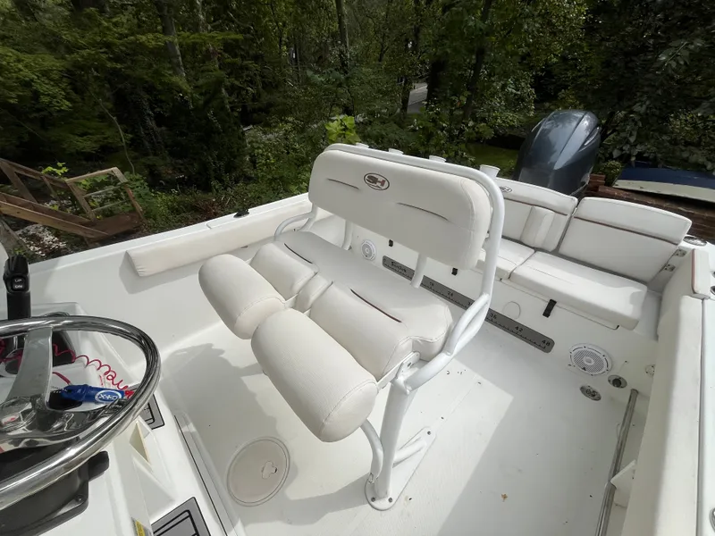 Slide: The Image of Sea Hunt Ultra 229 2021 - 9