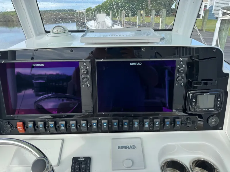 Slide: The Image of Twin Simrad Screens - 24