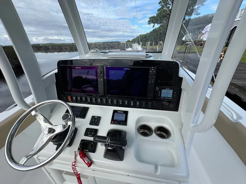 Slide: The Image of Helm Electronics - 25