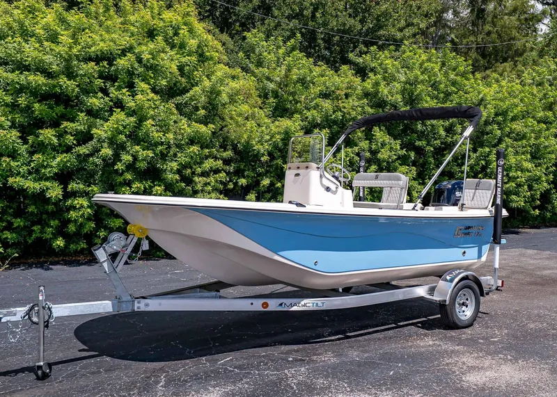 The Image of Carolina 17 LS 2026 - 1