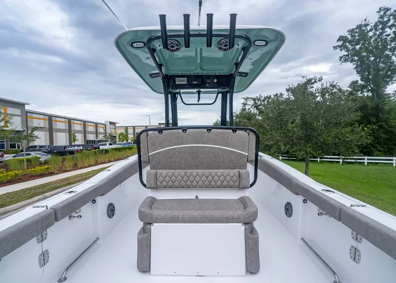 Slide: The Image of Sea Hunt Ultra 265 SE 2026 - 15