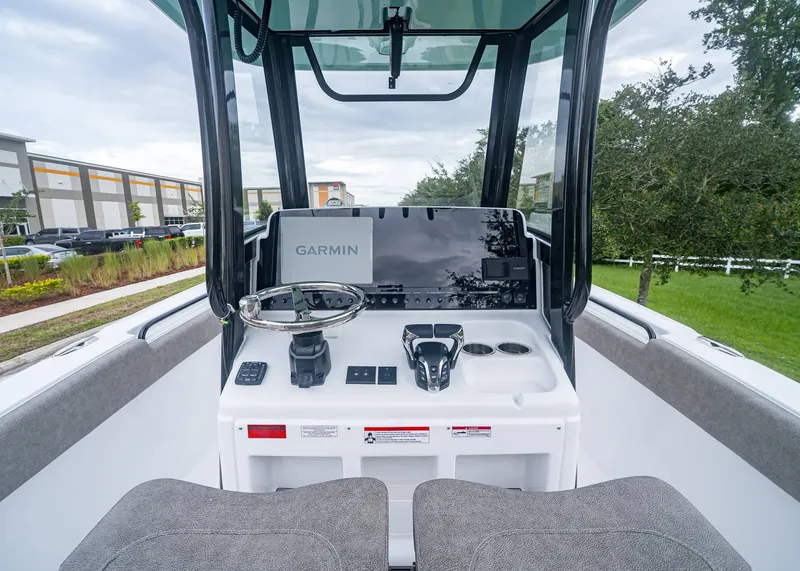 Slide: The Image of Sea Hunt Ultra 265 SE 2026 - 18