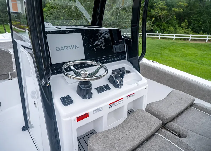 Slide: The Image of Sea Hunt Ultra 265 SE 2026 - 23