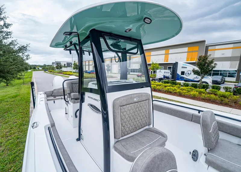 Slide: The Image of Sea Hunt Ultra 265 SE 2026 - 25