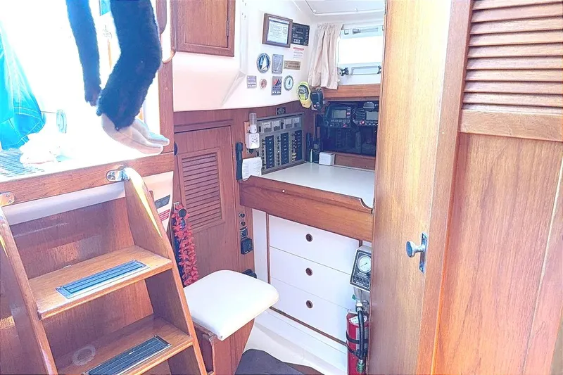 Slide: The Image of Nonsuch 36 1983 - 7