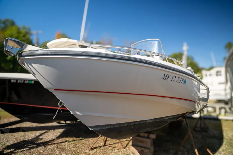 Slide: The Image of Boston Whaler 210 Outrage 2002 - 5