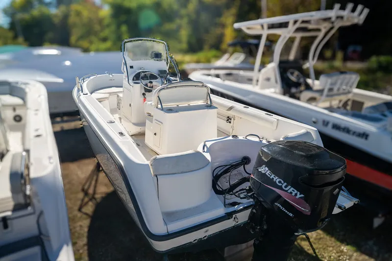 Slide: The Image of Boston Whaler 210 Outrage 2002 - 6