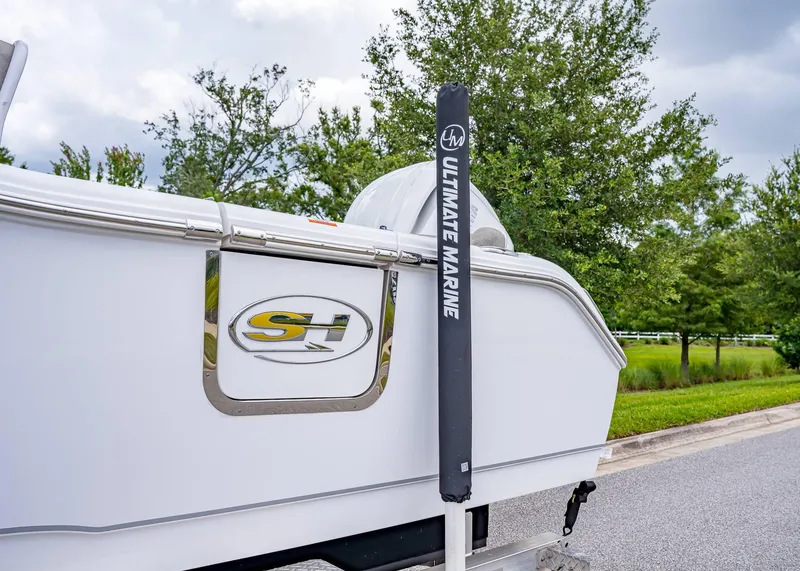 Slide: The Image of Sea Hunt Ultra 255 SE 2026 - 3