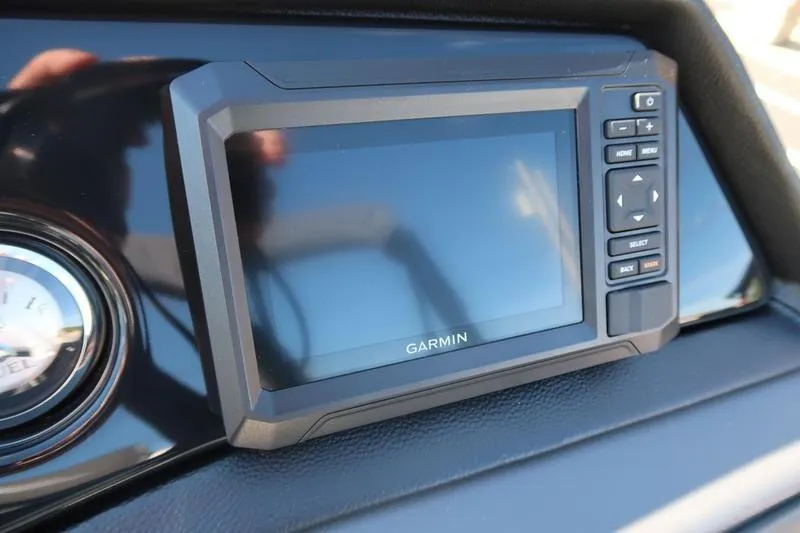 Slide: The Image of 2026 Bennington S Swingback 22 SSB capacity label: 12 persons or 1663 lbs, 200 HP motor. - 18