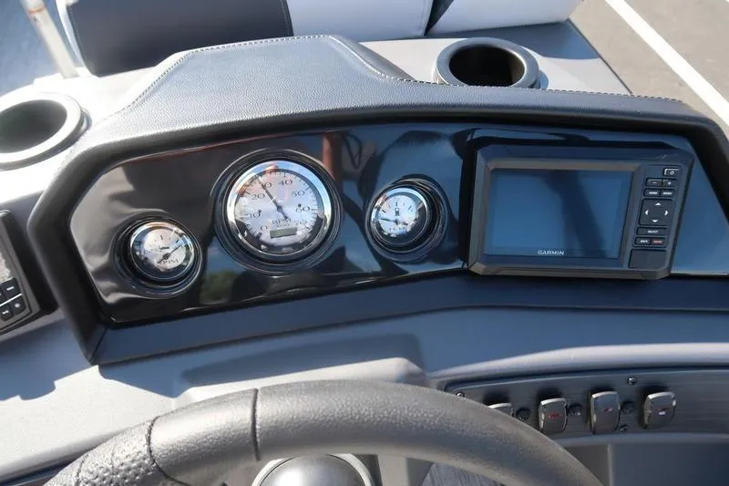 Slide: The Image of Garmin display on 2026 Bennington S Swingback 22 SSB dashboard. - 20