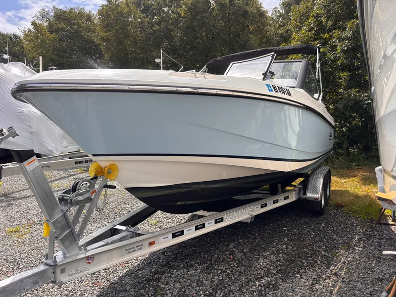 Slide: The Image of Boston Whaler 210 VANTAGE 2026 - 4