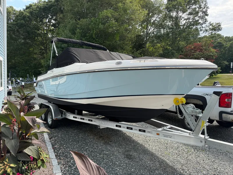 The Image of Boston Whaler 210 VANTAGE 2026 - 0