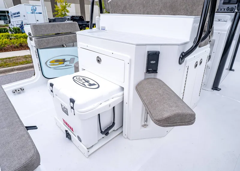 Slide: The Image of Sea Hunt Ultra 265 SE 2026 - 16