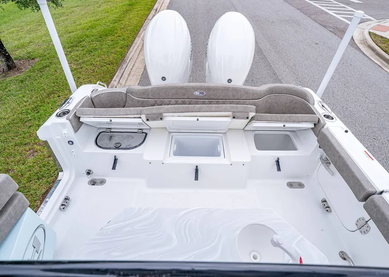 Slide: The Image of Sea Hunt Ultra 265 SE 2026 - 8