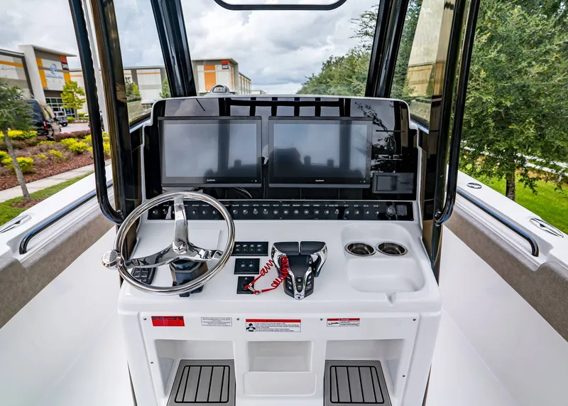 Slide: The Image of Sea Hunt Gamefish 28 Coffin Box 2026 - 17