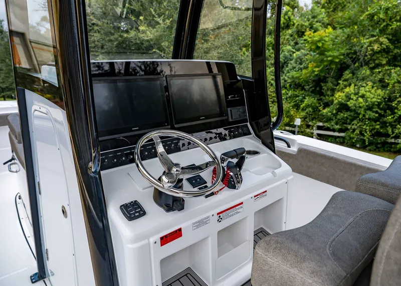 Slide: The Image of Sea Hunt Gamefish 28 Coffin Box 2026 - 19