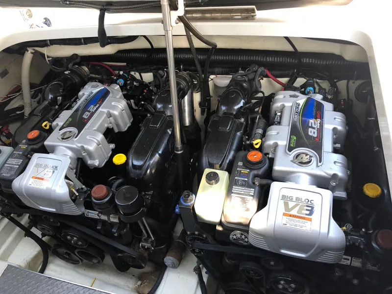 Slide: The Image of 2013 Formula 350 Sun Sport engine compartment with dual powerful engines. - 45