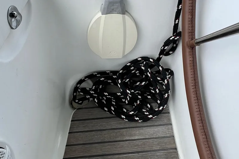 Slide: The Image of Coiled rope on Beneteau Oceanis 46 sailboat deck, 2007 model. - 35
