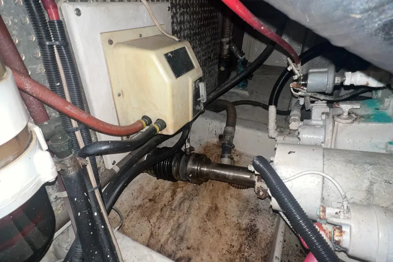 Slide: The Image of Pace 42 Motor Yacht 1990 - 57