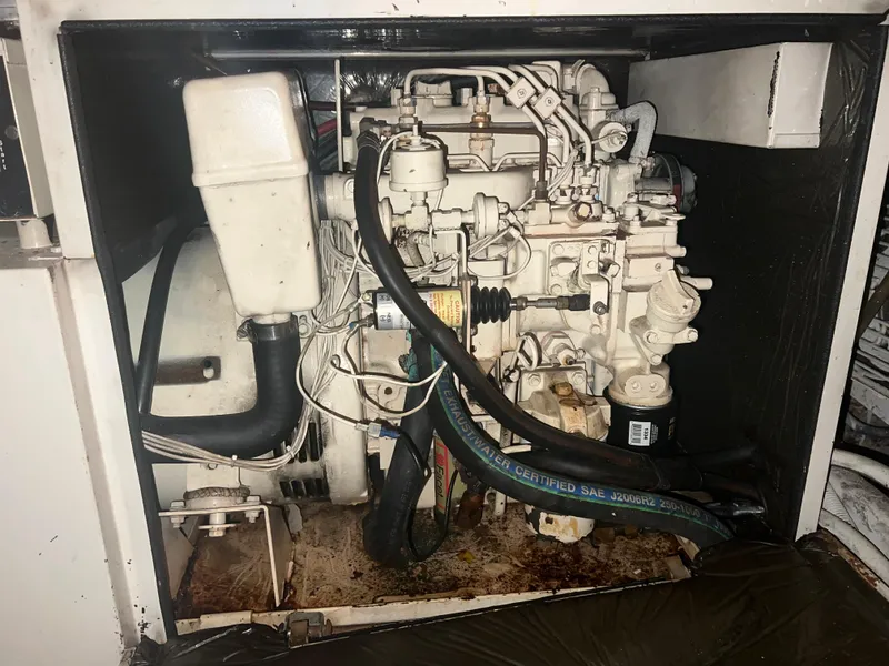 Slide: The Image of Pace 42 Motor Yacht 1990 - 62