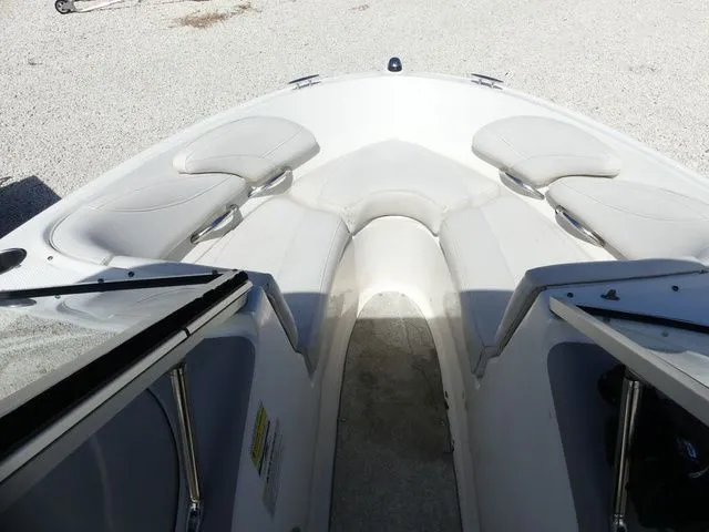 Slide: The Image of Maxum 1800 SR3 2007 - 10