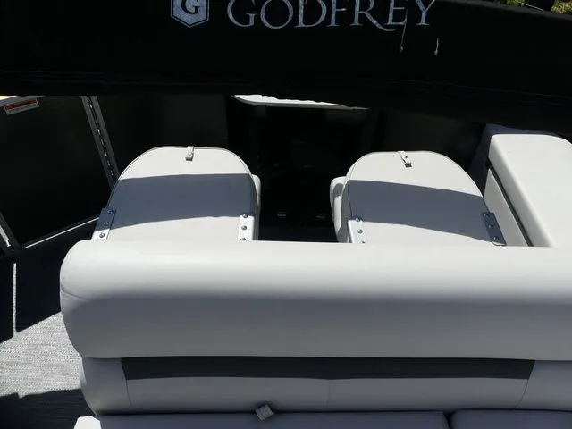 Slide: The Image of Godfrey SW 2286 FS 2021 - 12