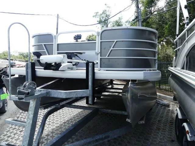 Slide: The Image of Godfrey SW 2286 FS 2021 - 3