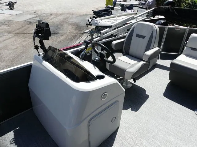 Slide: The Image of Godfrey SW 2286 FS 2021 - 8