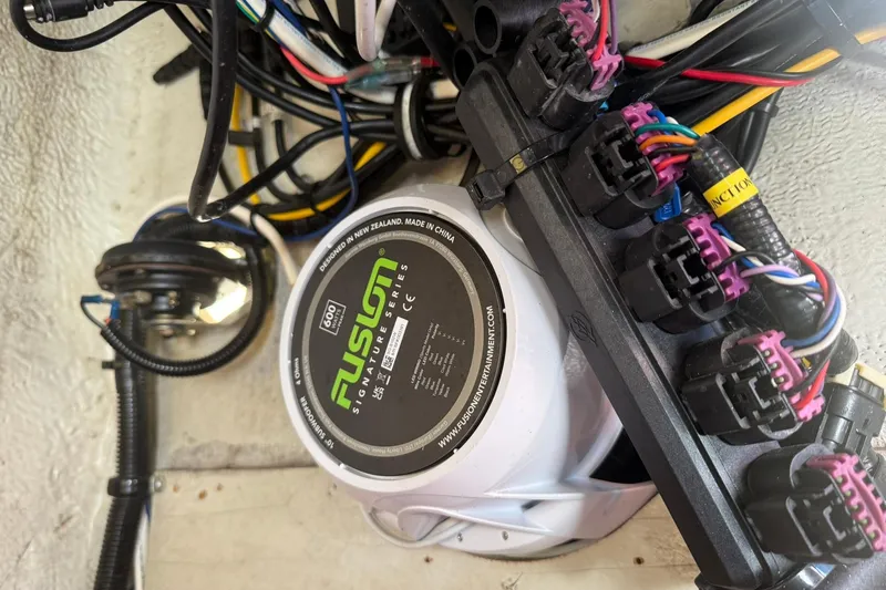 Slide: The Image of 1994 Pursuit 2150 Dual Console boat wiring with Fusion Signature Series speaker. - 19