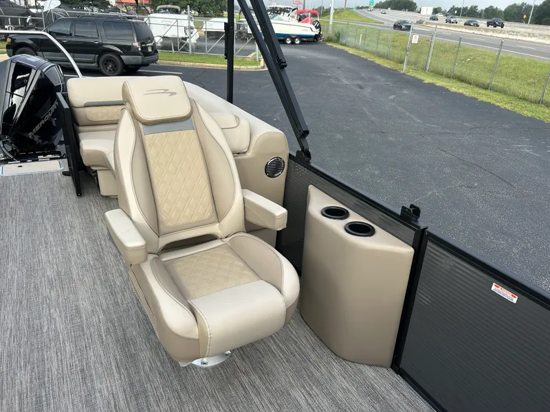 Slide: The Image of Bennington 23SSR LUXE 2027 - 16