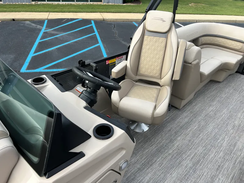 Slide: The Image of Bennington 23SSR LUXE 2027 - 15