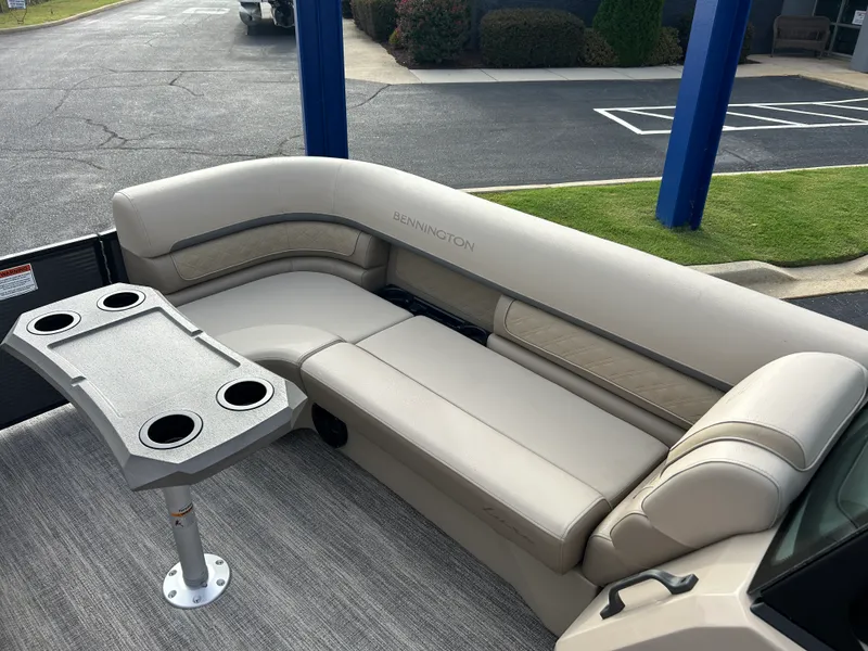 Slide: The Image of Bennington 23SSR LUXE 2027 - 22