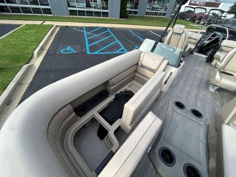 Slide: The Image of Bennington 23SSR LUXE 2027 - 25