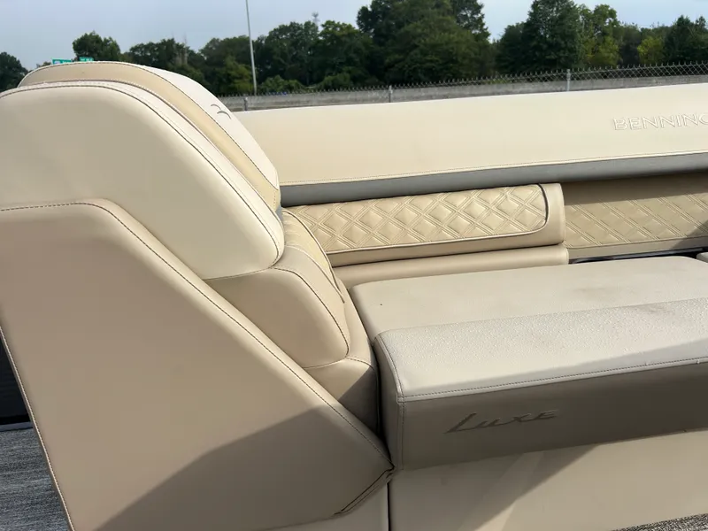 Slide: The Image of Bennington 23SSR LUXE 2027 - 28
