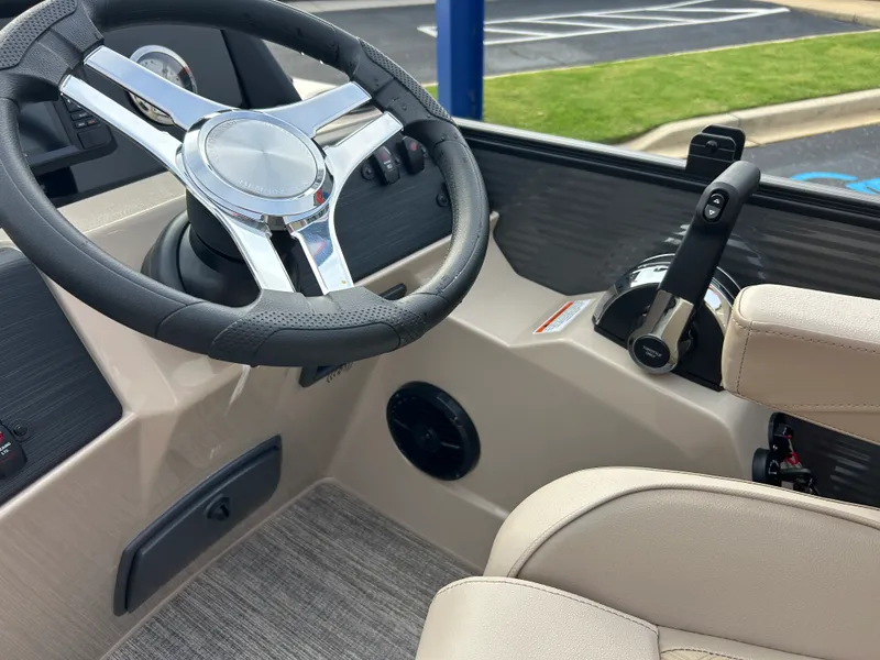 Slide: The Image of Bennington 23SSR LUXE 2027 - 17