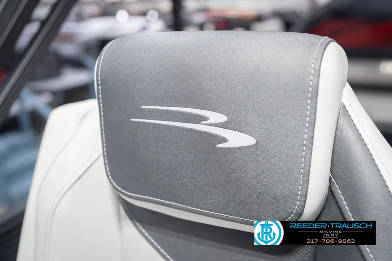 Slide: The Image of 2026 Bennington 22 SSB boat seat with logo, showcased by Reeder-Trausch Marine. - 40