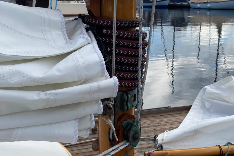 Slide: The Image of Main close-up - 8