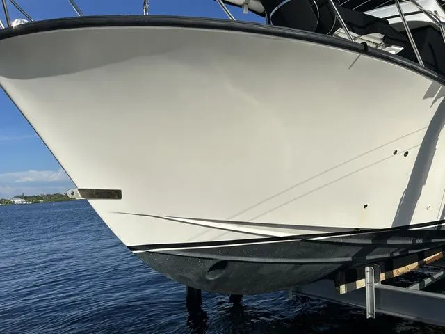 Slide: The Image of Bertram 33 Flybridge Cruiser 1987 - 18