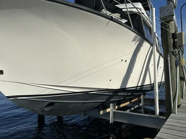 Slide: The Image of Bertram 33 Flybridge Cruiser 1987 - 22