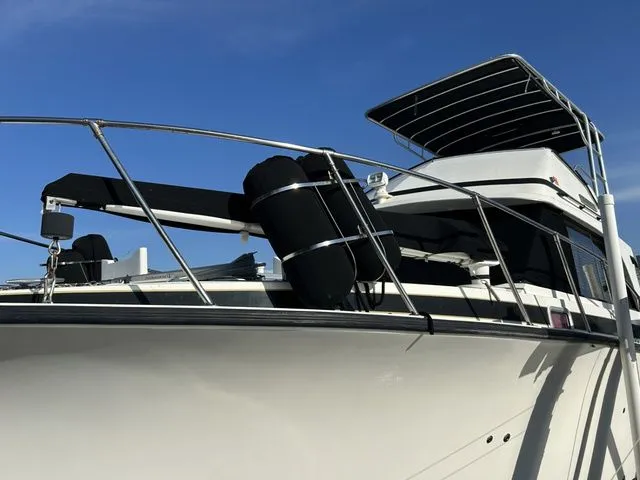 Slide: The Image of Bertram 33 Flybridge Cruiser 1987 - 30