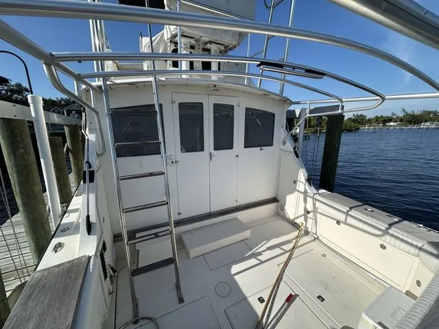 Slide: The Image of Bertram 33 Flybridge Cruiser 1987 - 9