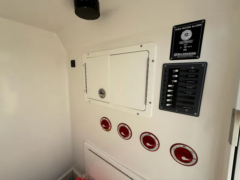 Slide: The Image of Sea Hunter 28 Floridian 2023 - 52