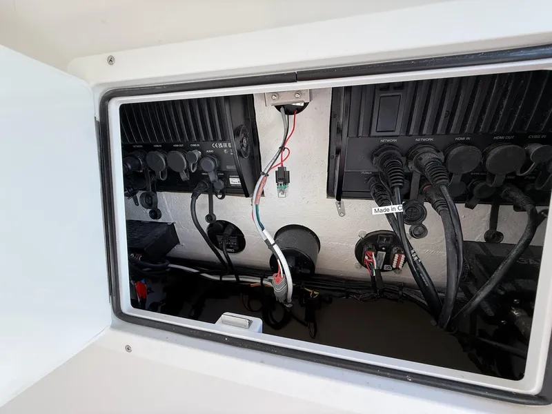 Slide: The Image of Sea Hunter 28 Floridian 2023 - 53