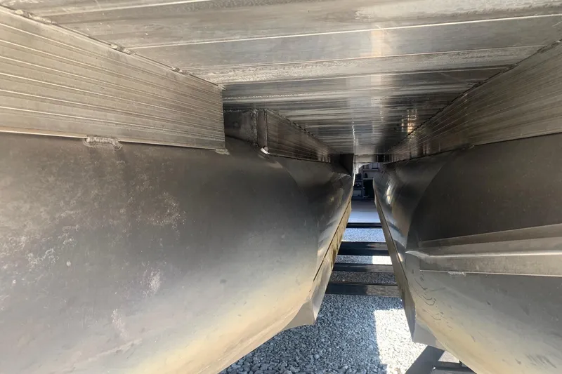 Slide: The Image of Underneath view of 2020 Veranda Relax VR22RC pontoon boat, showcasing aluminum structure. - 37