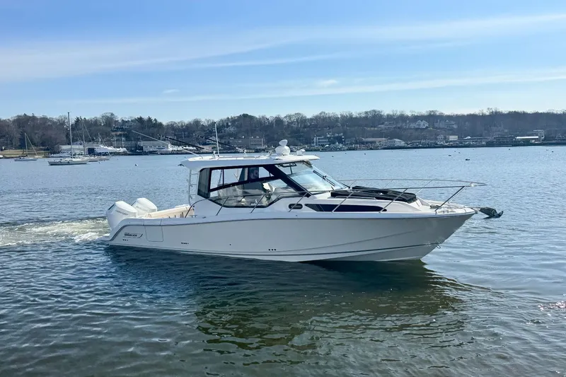Slide: The Image of Boston Whaler 325 Conquest 2026 - 1