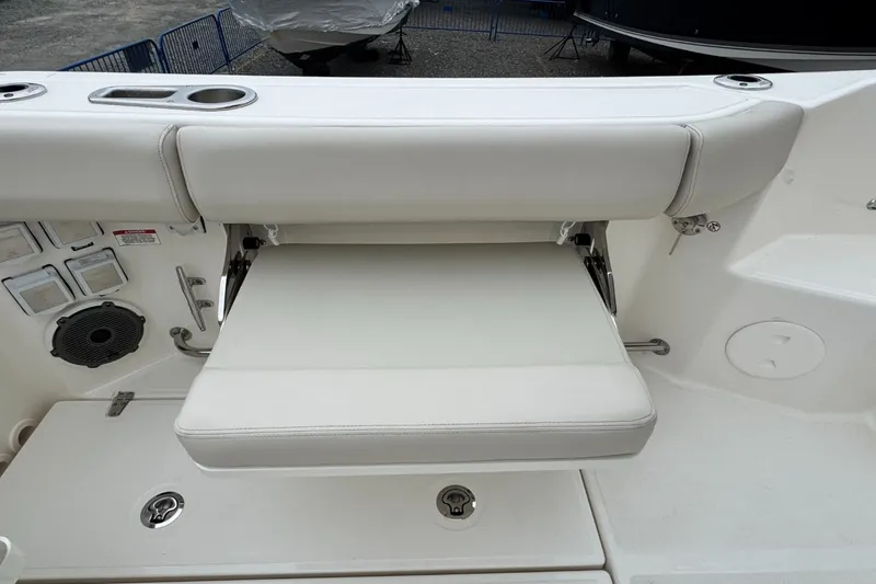 Slide: The Image of Boston Whaler 325 Conquest 2026 - 10